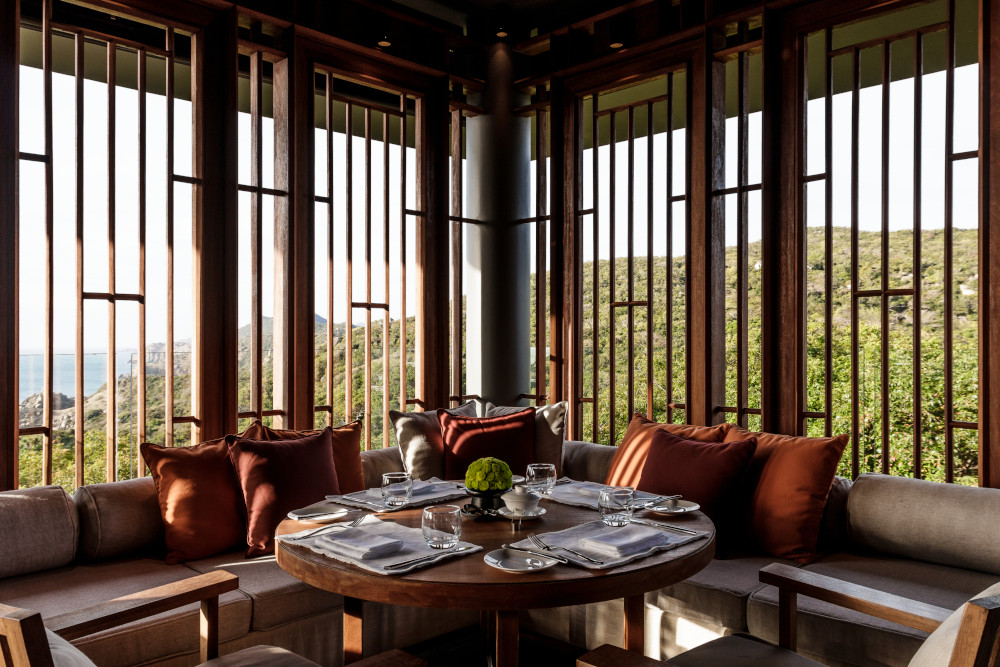 Amanoi Vietnam dining lounge