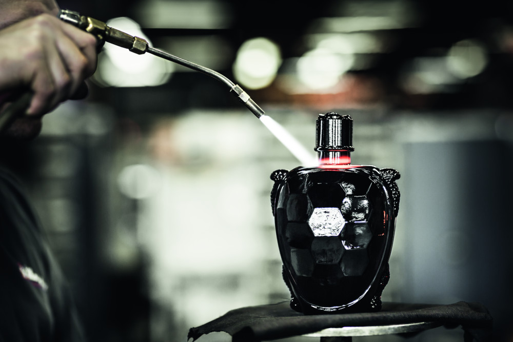 Production of Guerlain bottle at Baccarat