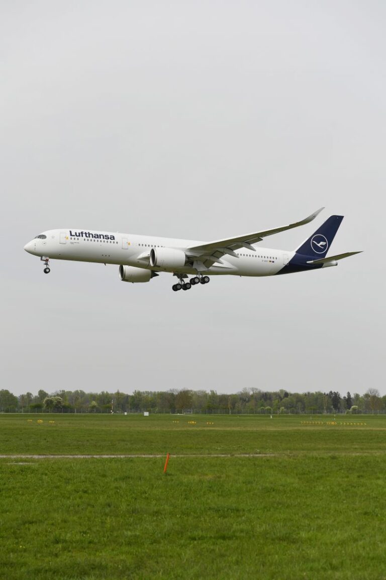 lufthansa-a350-xt1-allegris-landing