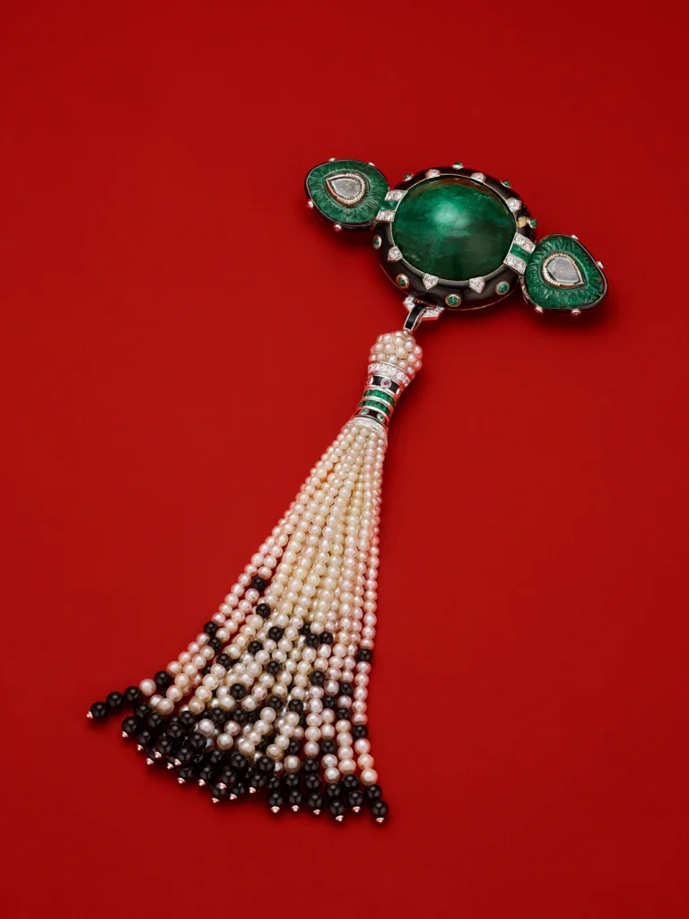 CARTIER ART DECO MULTI-GEM AND DIAMOND SHOULDER BROOCH
