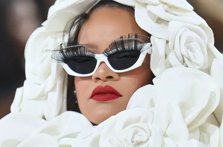 Rihanna Cat eye sunglasses