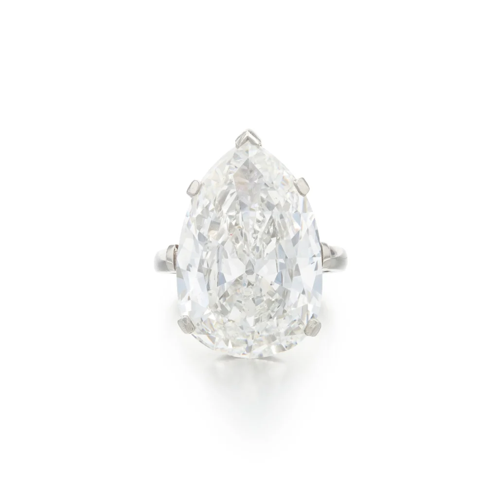 Sotheby's Paris, Diamond ring